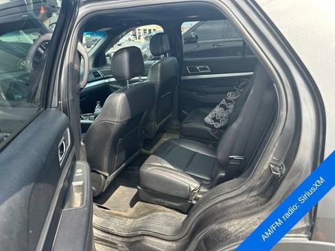 Used 2017 Ford Explorer XLT w/ Equipment Group 202A AWD/4WD image 10