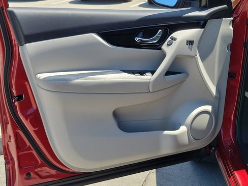 Used 2021 Nissan Rogue Sport SL w/ Premium Package FWD image 23