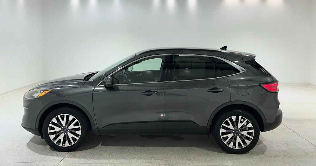 Used 2020 Ford Escape Titanium AWD/4WD image 2