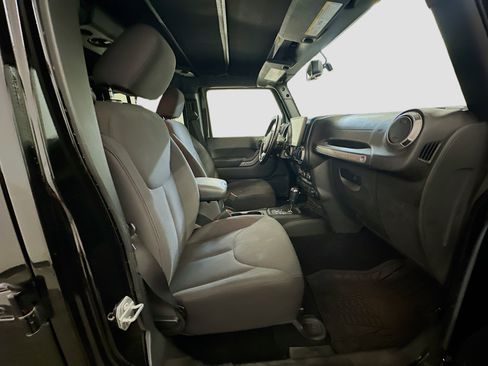 Used 2017 Jeep Wrangler Unlimited Sport w/ Quick Order Package 24S image 31