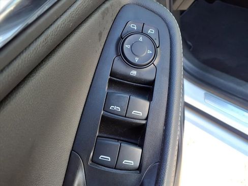 Used 2023 Buick Encore GX Select w/ Sport Touring Package image 25