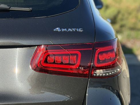 Used 2022 Mercedes-Benz GLC 300 4MATIC image 12