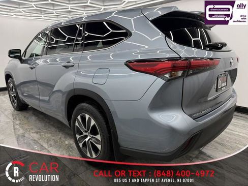 Used 2021 Toyota Highlander XLE image 4
