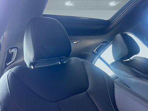 Used 2025 BMW 330i Sedan w/ Convenience Package image 14