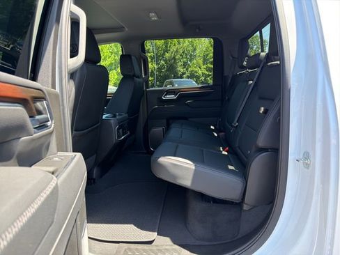 Used 2025 GMC Sierra 3500 Denali w/ Technology Package AWD/4WD image 11