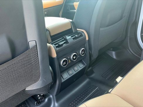 Used 2025 Land Rover Defender 110 V8 image 10