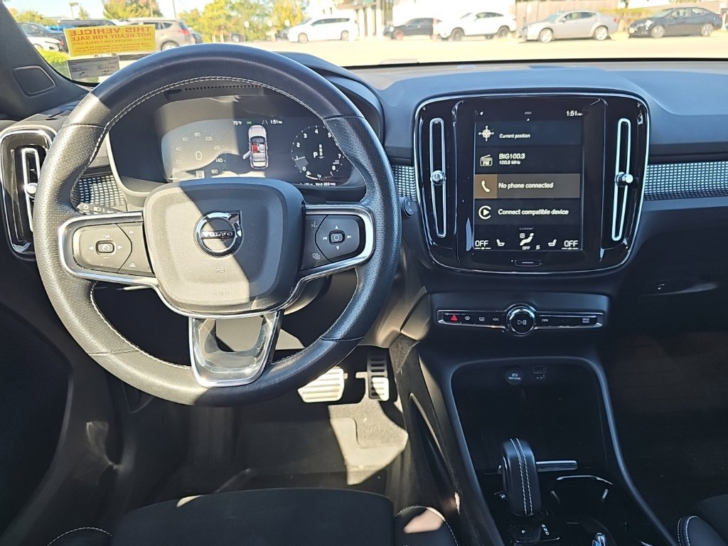 Used 2021 Volvo XC40 T5 R-Design w/ Advanced Package AWD/4WD image 2