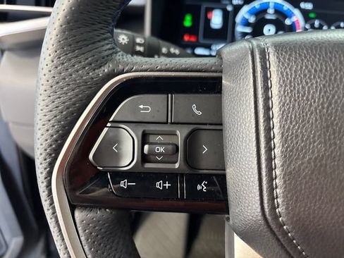 Used 2026 Toyota Sequoia Platinum AWD/4WD image 9
