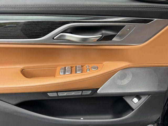 Used 2017 BMW 740i RWD image 19