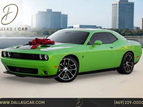 Used 2015 Dodge Challenger R/T Scat Pack w/ Leather Interior Group image 1