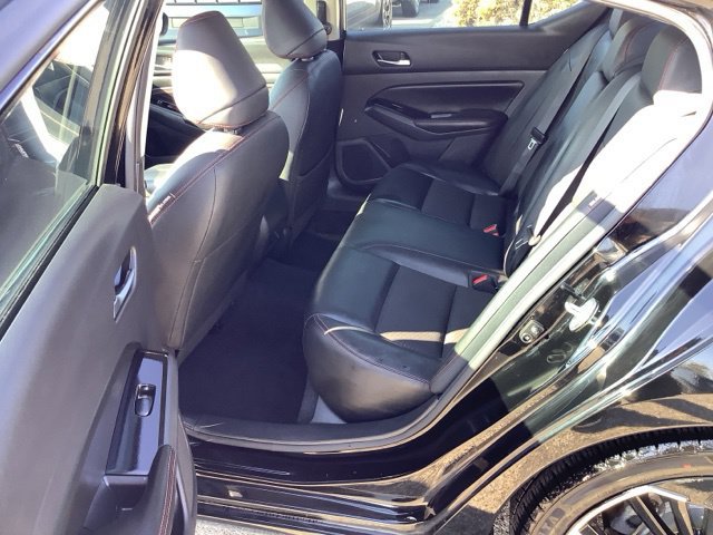 Used 2023 Nissan Altima 2.5 SR FWD image 11
