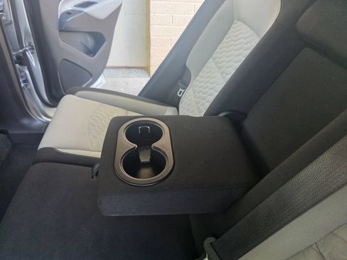 Used 2020 Chevrolet Equinox LT FWD image 33