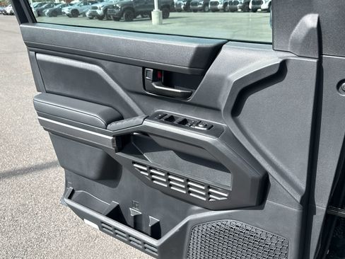 New 2026 Toyota Tacoma SR5 AWD/4WD image 9