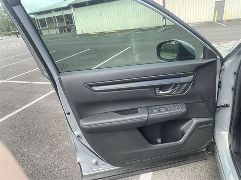 Used 2025 Honda CR-V EX image 11