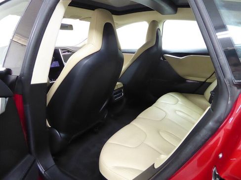 Used 2013 Tesla Model S Performance image 24
