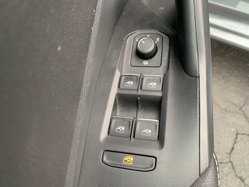 Used 2025 Volkswagen Jetta Sport FWD image 18