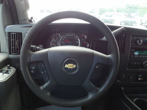 Used 2018 Chevrolet Express 2500 w/ Driver Convenience Package RWD image 20