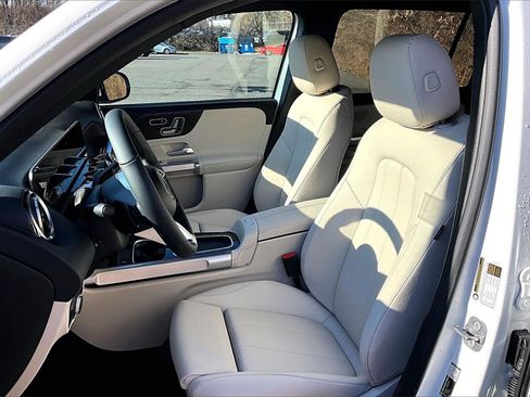 New 2026 Mercedes-Benz GLB 250 4MATIC image 9