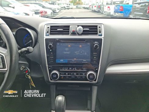 Used 2018 Subaru Outback 2.5i Premium AWD/4WD image 11
