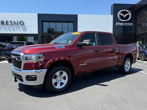 Used 2025 RAM 1500 Big Horn AWD/4WD image 4
