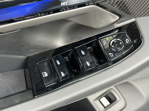 Used 2025 BMW M5 Touring image 11