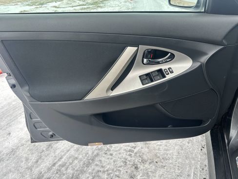 Used 2011 Toyota Camry SE image 11