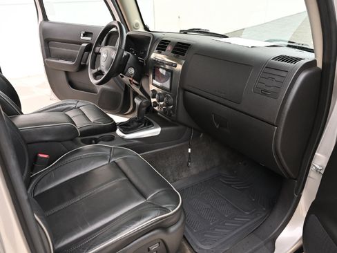 Used 2006 HUMMER H3 image 13