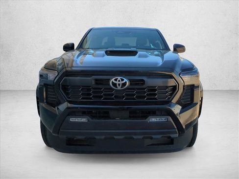 Used 2025 Toyota Tacoma TRD Sport image 2