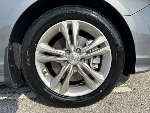 Used 2019 Hyundai Sonata SEL w/ Tech Package 02 FWD image 7