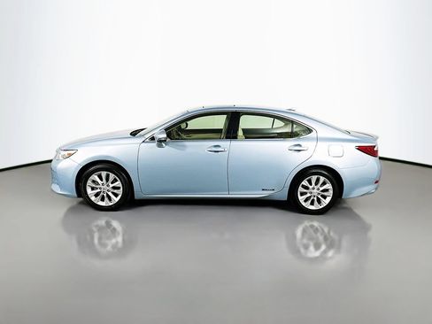 Used 2014 Lexus ES 300h w/ Luxury Package w/Bamboo Trim FWD image 8