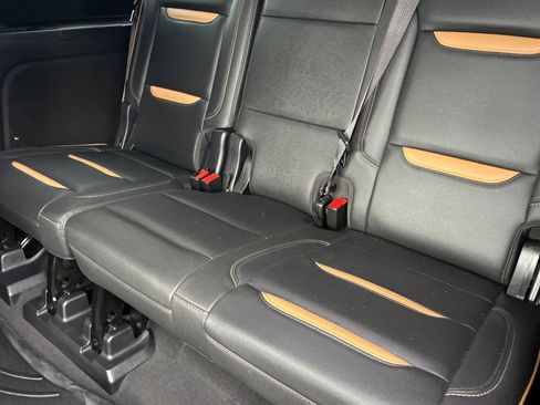 Used 2021 GMC Yukon XL AT4 w/ AT4 Premium Plus Package AWD/4WD image 12