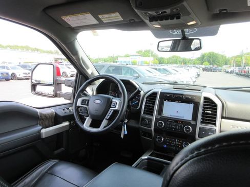 Used 2019 Ford F250 Lariat w/ Lariat Value Package AWD/4WD image 25