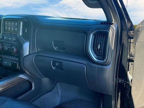 Used 2022 Chevrolet Silverado 1500 LT Trail Boss w/ LT Trail Boss Premium Package image 18