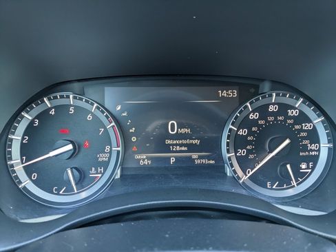 Used 2021 Toyota Highlander XLE image 26