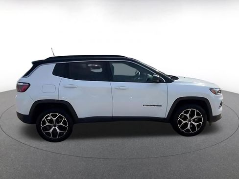Used 2025 Jeep Compass Limited AWD/4WD image 16