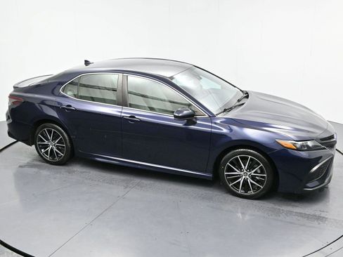 Used 2021 Toyota Camry SE FWD image 36