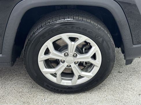 Used 2024 Jeep Compass Sport image 35