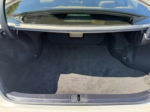 Used 2015 Lexus ES 350 w/ Ultra Luxury Package FWD image 11