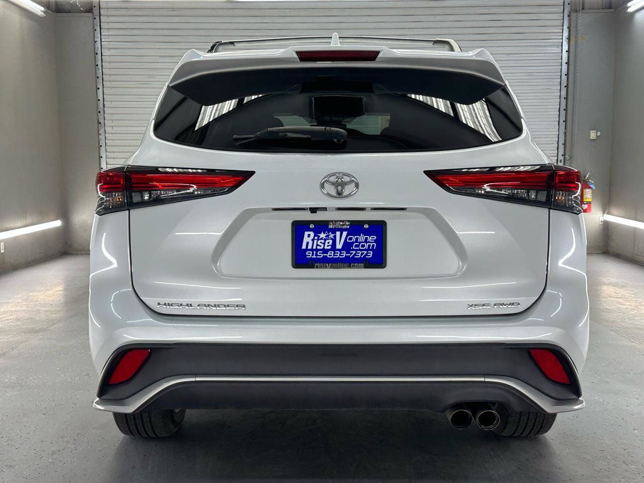 Used 2023 Toyota Highlander XSE AWD/4WD image 6