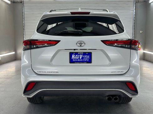 Used 2023 Toyota Highlander XSE AWD/4WD image 6