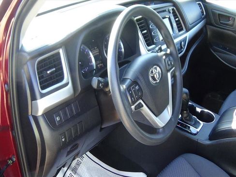 Used 2019 Toyota Highlander LE image 16