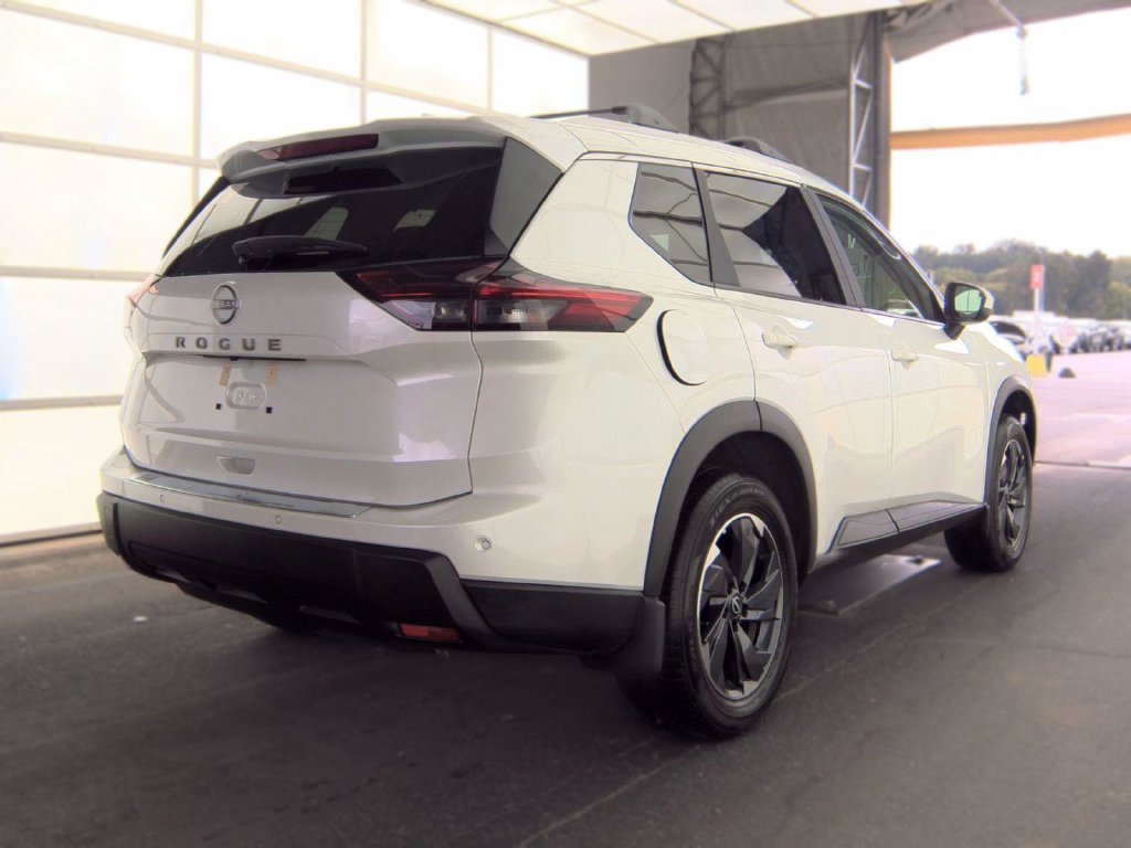 Certified 2025 Nissan Rogue SV w/ SV Premium Package FWD image 4