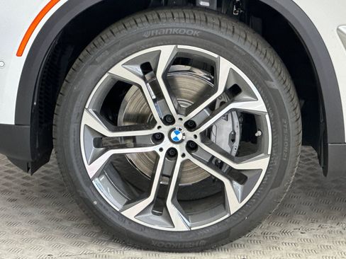 New 2026 BMW X5 sDrive40i image 11