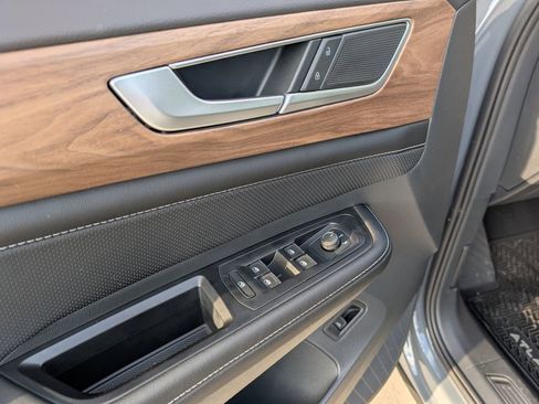 New 2026 Volkswagen Atlas SE image 11
