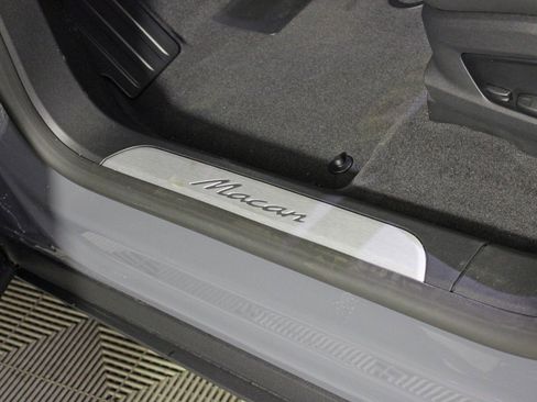 Used 2025 Porsche Macan Electric image 18