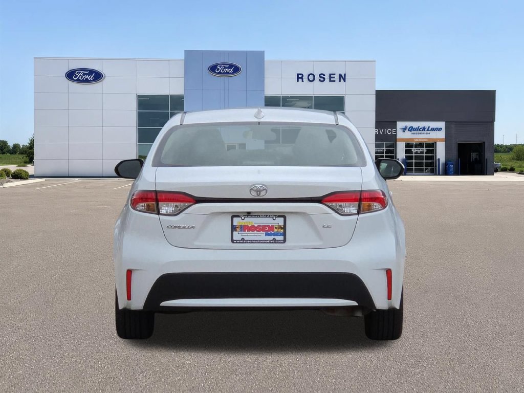 Used 2022 Toyota Corolla LE FWD image 4