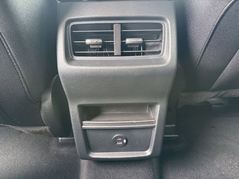 Used 2021 Ford Edge SE image 30