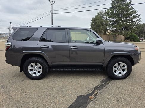 Used 2016 Toyota 4Runner SR5 AWD/4WD image 8