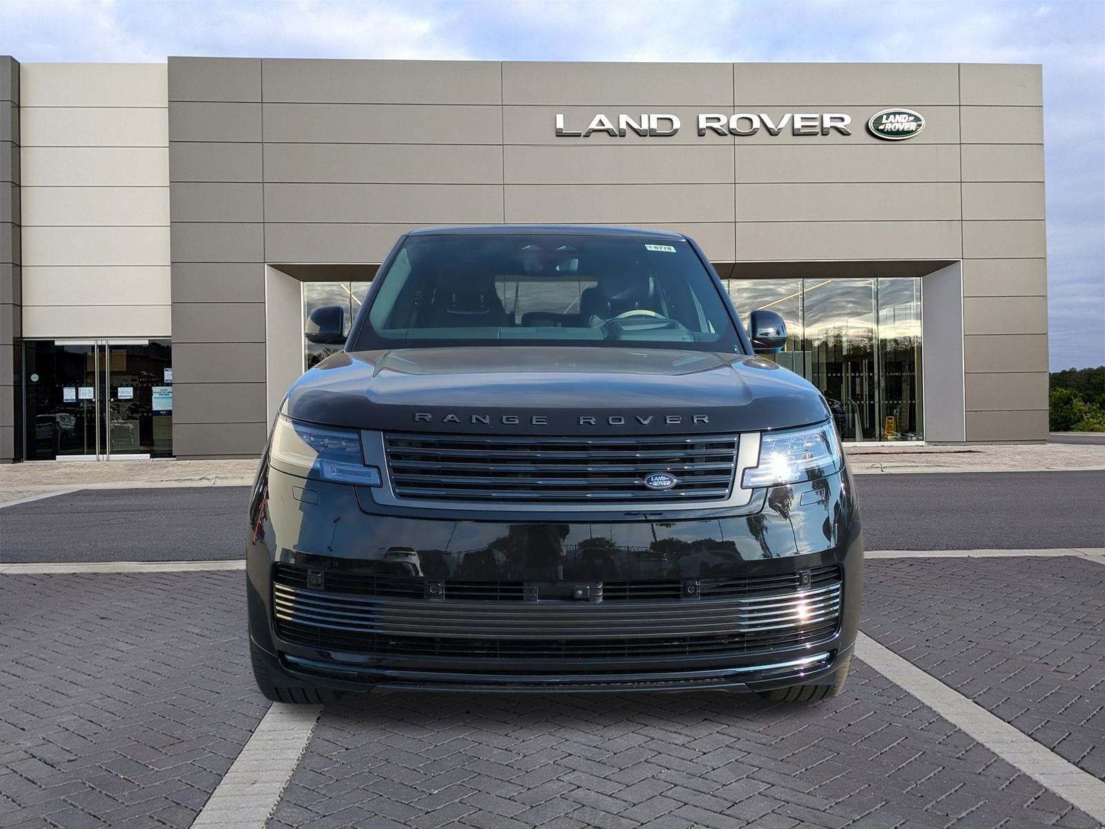 New 2025 Land Rover Range Rover SV AWD/4WD image 2