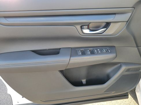Used 2024 Honda CR-V LX image 18